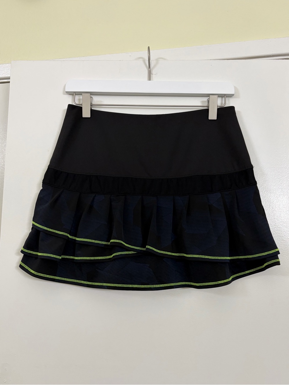 Lucky in Love Black Tiered Ruffle Tennis Golf Pickleball Athletic Sporty Skort M